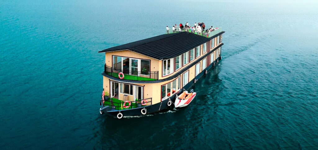 Cruise & Tourism Vessels